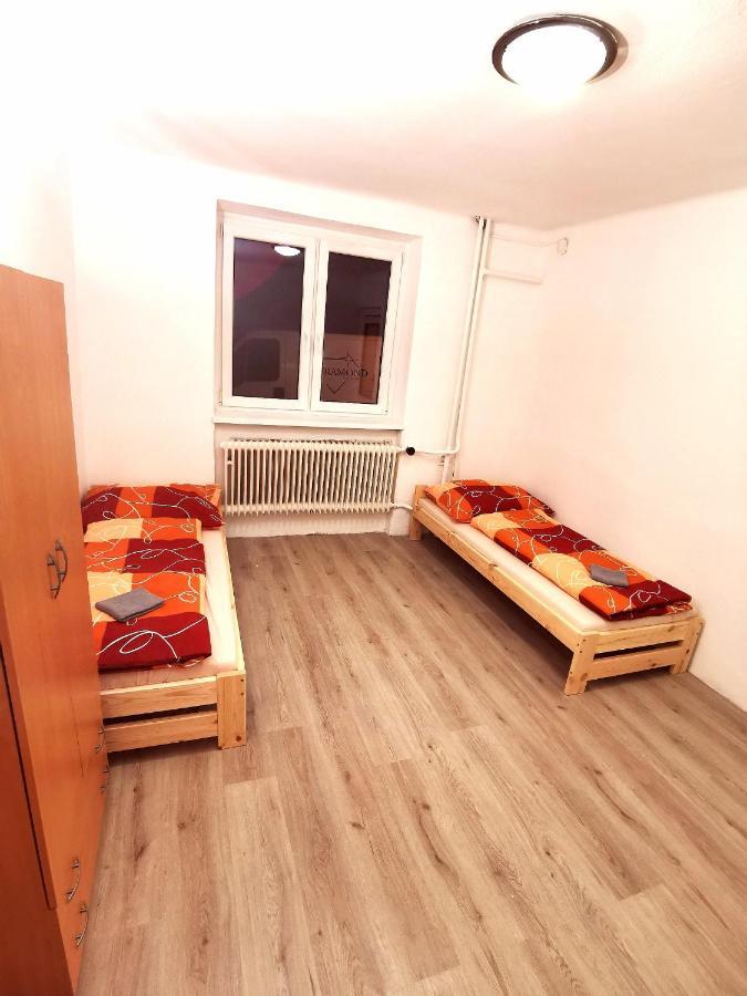 Appartamento Diamond House Brezno Esterno foto